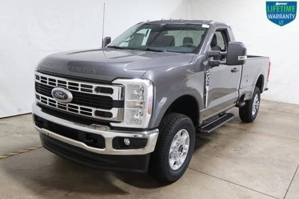 2025 Ford F-350 XLT photo 1