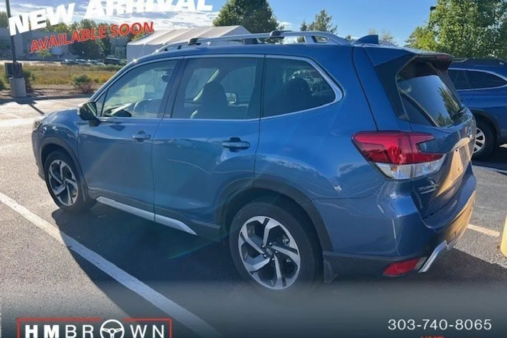 2023 Subaru Forester Touring photo 1