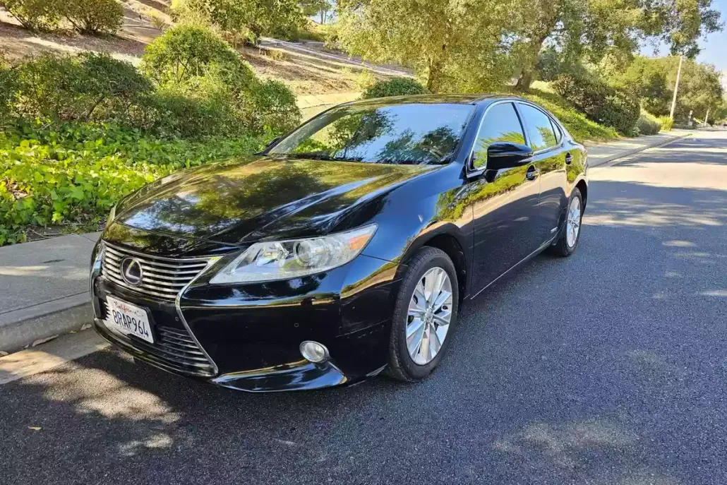 2013 Lexus ES 300h photo 1