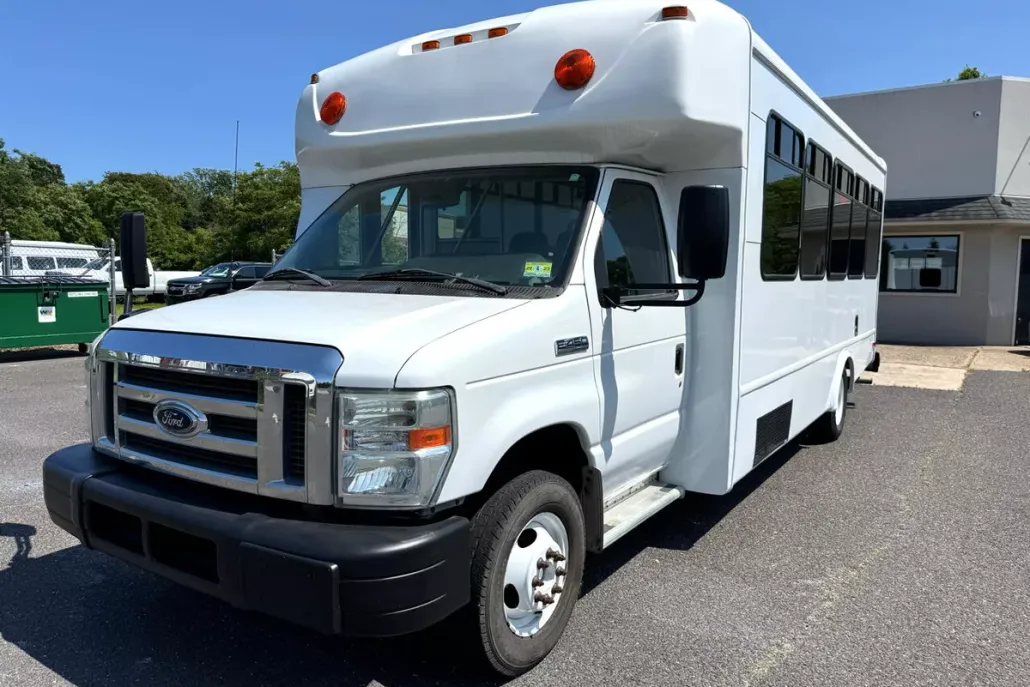 2012 Ford E-450 photo 1