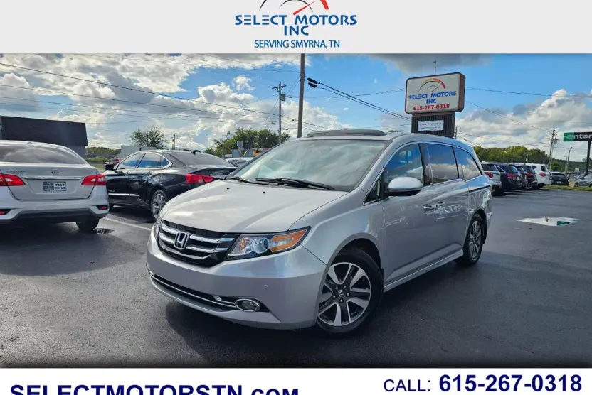 2015 Honda Odyssey Touring photo 1
