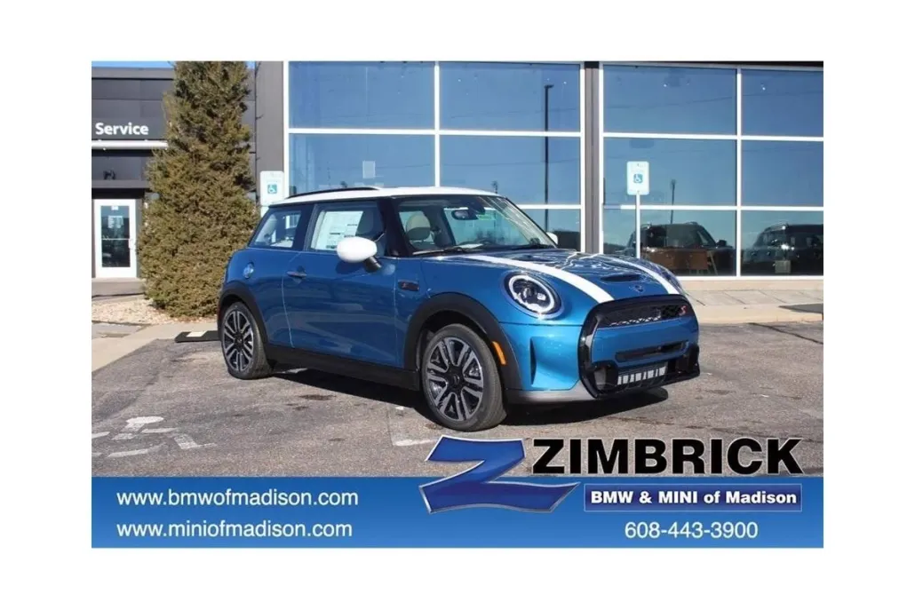 2024 Mini Cooper 2 Door Hardtop Signature photo 1