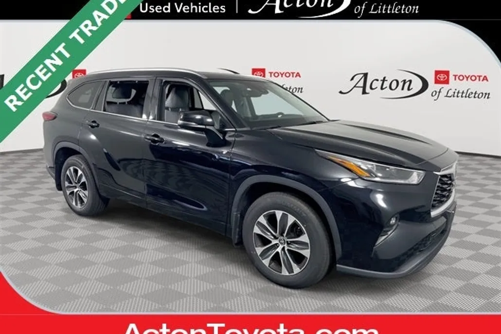2021 Toyota Highlander XLE photo 1