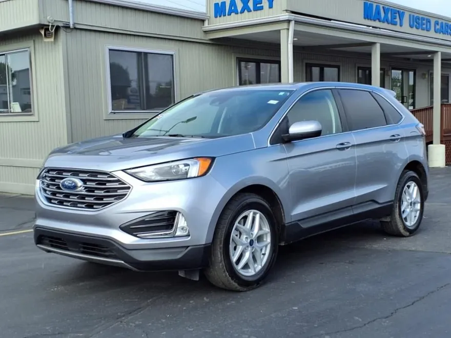 2022 Ford Edge SEL photo 1