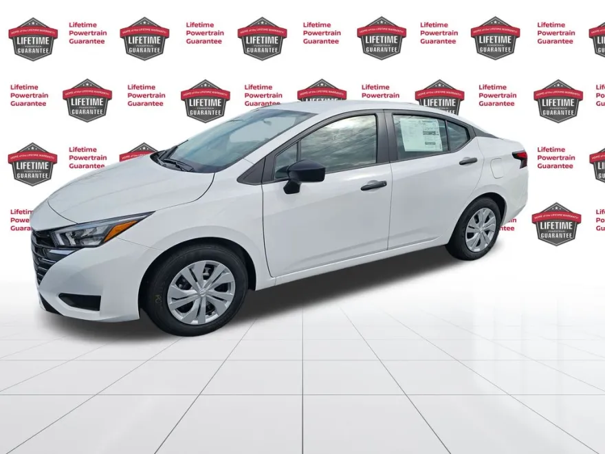 2025 Nissan Versa 1.6 S photo 1