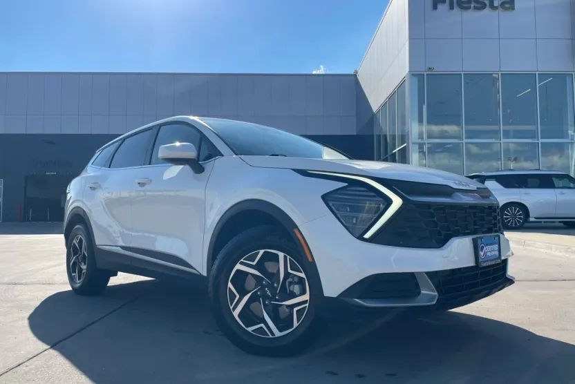 2024 Kia Sportage LX photo 1