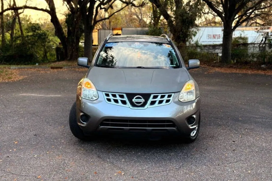 2012 Nissan Rogue SV photo 1
