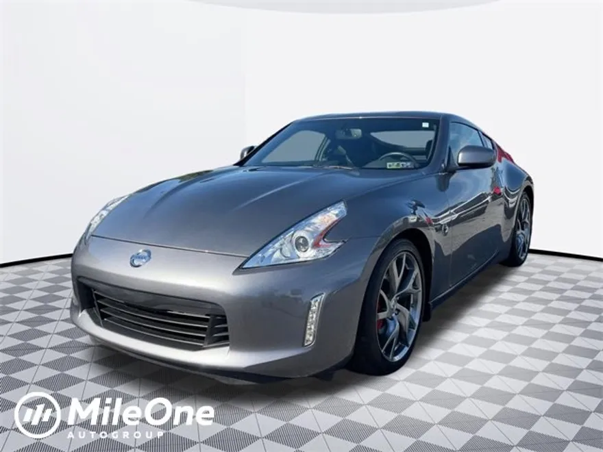 2013 Nissan 370Z Touring photo 1