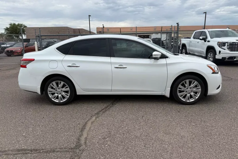 2015 Nissan Sentra SL photo 1