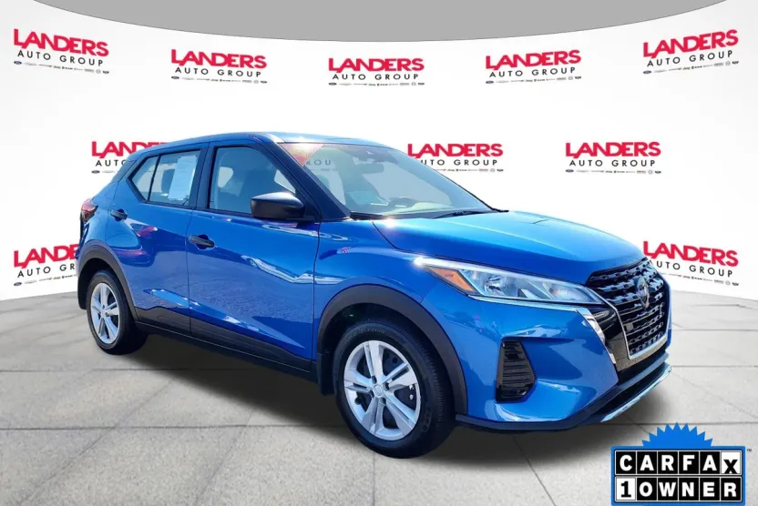 2025 Nissan Kicks Play S photo 1