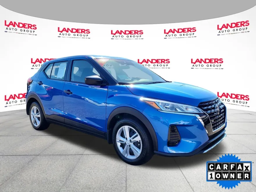 2025 Nissan Kicks Play S photo 1