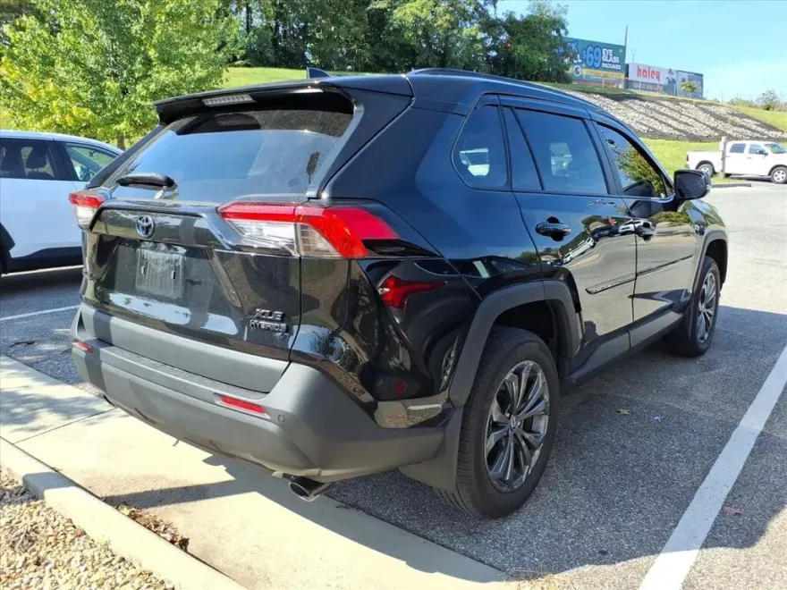 2023 Toyota RAV4 Hybrid XLE Premium photo 1