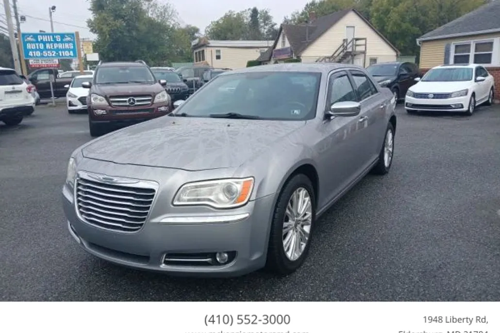 2013 Chrysler 300 photo 1