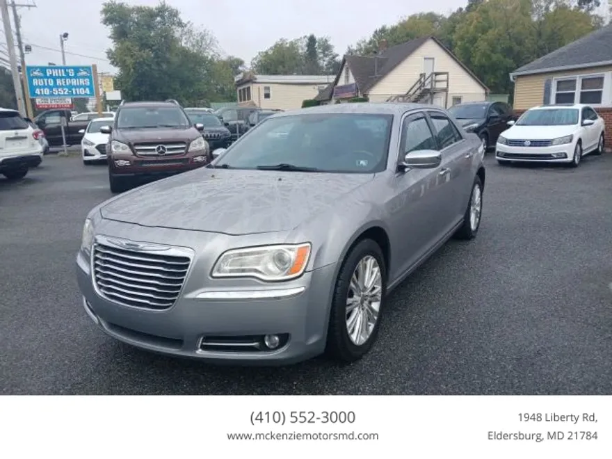 2013 Chrysler 300 photo 1