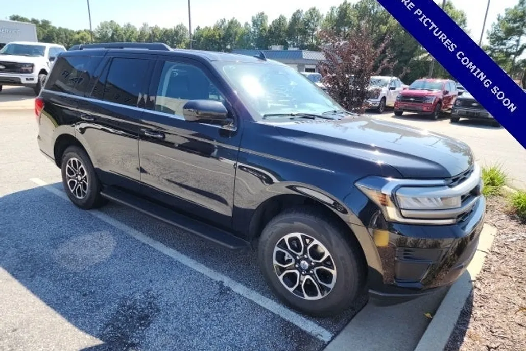 2024 Ford Expedition XLT photo 1