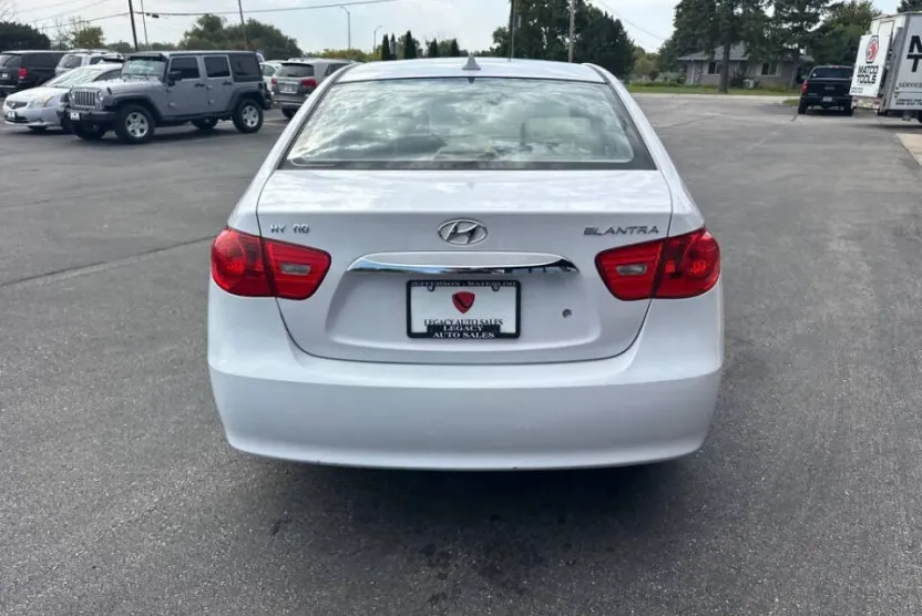 2010 Hyundai Elantra Blue GLS SE photo 1