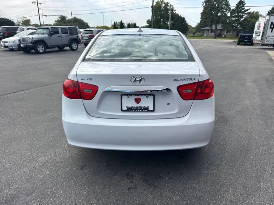 2010 Hyundai Elantra Blue GLS SE photo 1