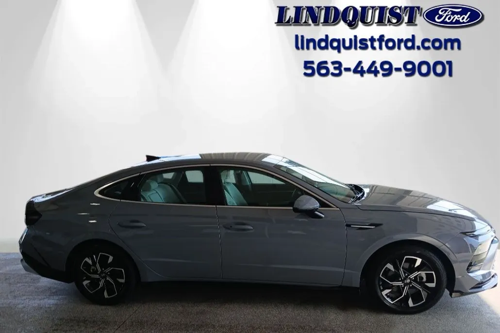 2024 Hyundai Sonata SEL photo 1