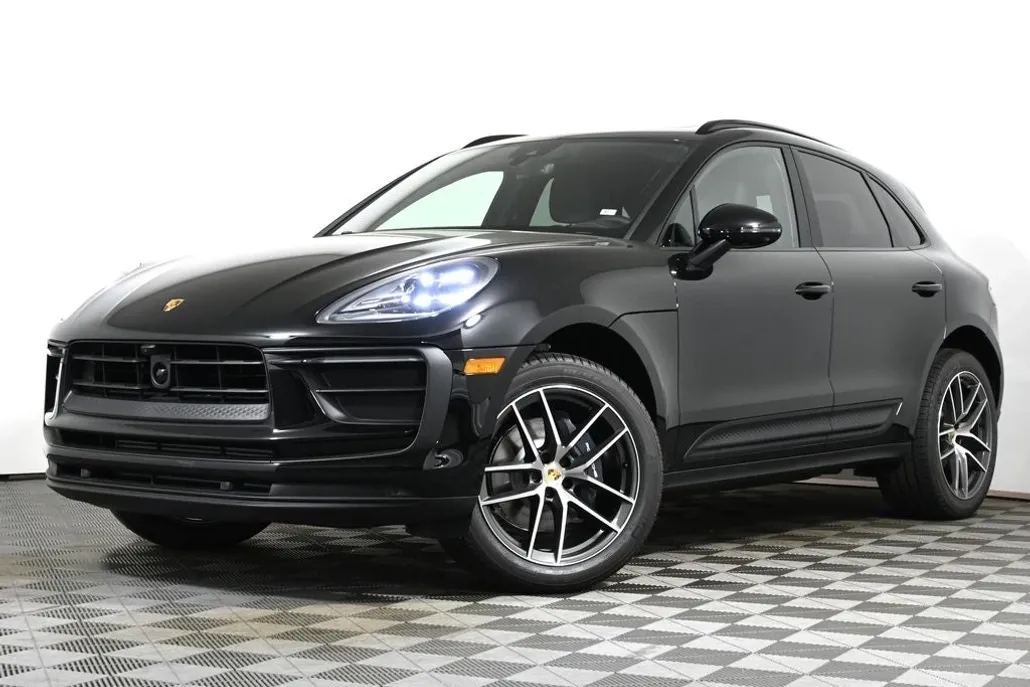 2024 Porsche Macan Base photo 1