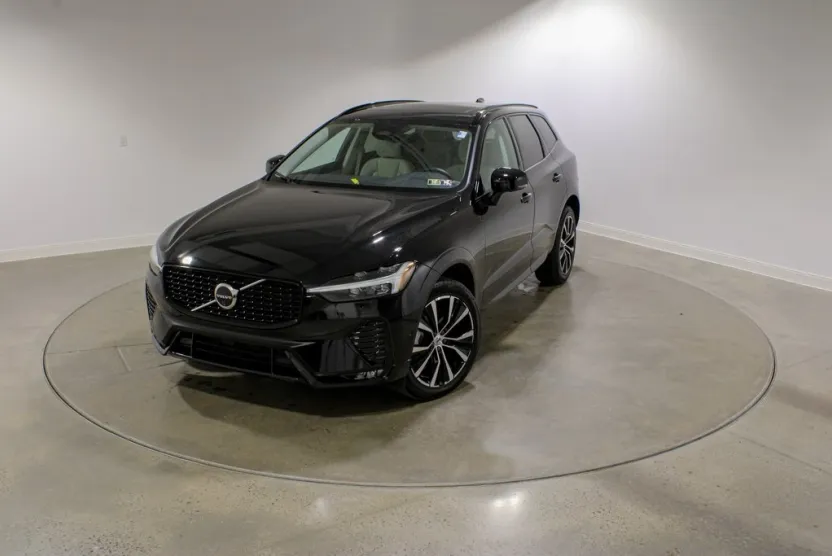2024 Volvo XC60 B5 Plus photo 1