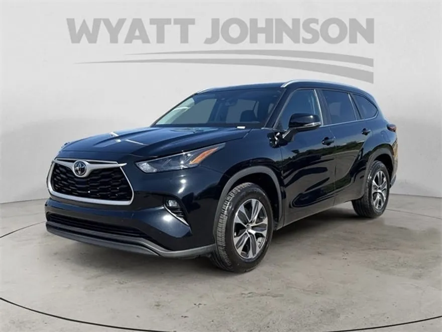 2024 Toyota Highlander XLE photo 1