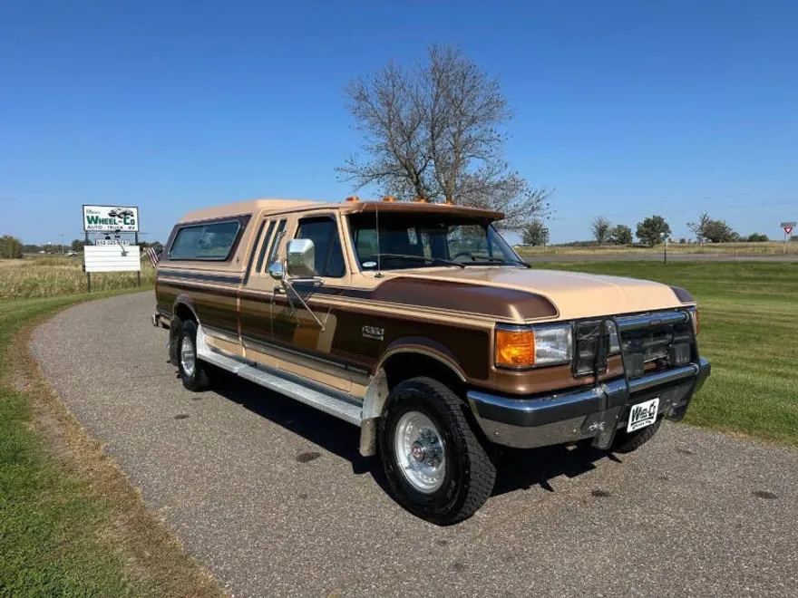 1988 Ford F-250 XLT Lariat photo 1