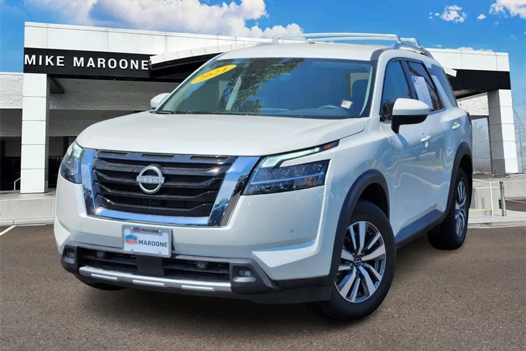2024 Nissan Pathfinder SL photo 1