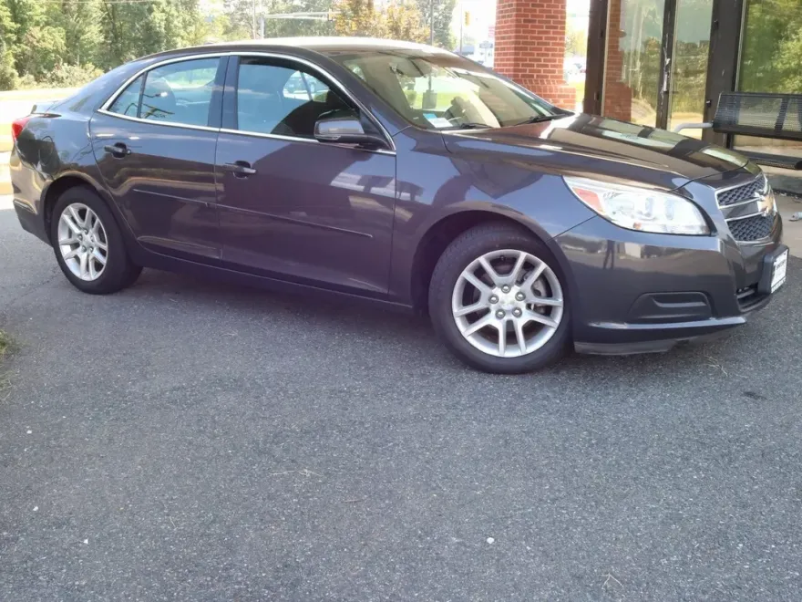 2013 Chevrolet Malibu 1LT photo 1