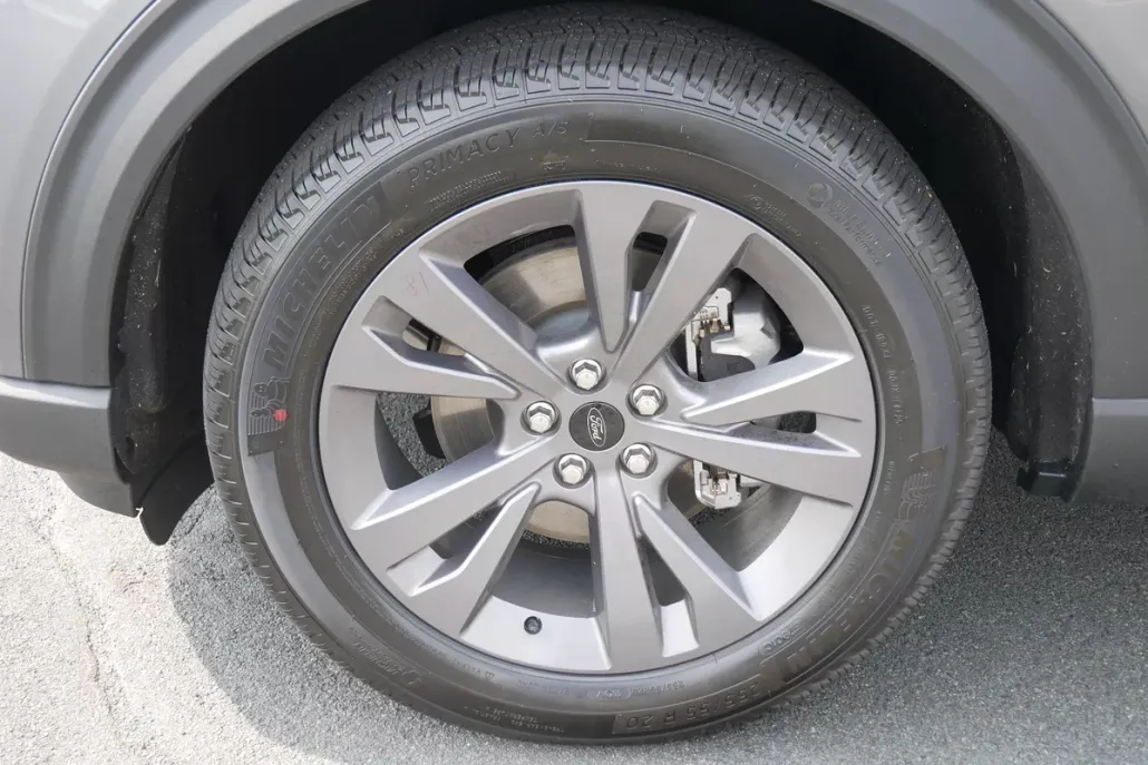 2025 Ford Explorer photo 1