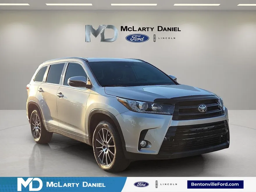2018 Toyota Highlander SE photo 1