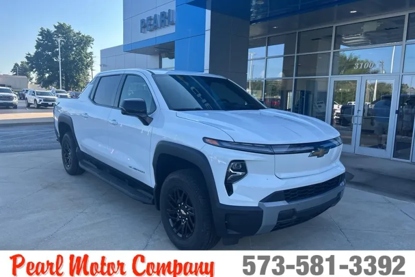 2025 Chevrolet Silverado EV LT photo 1