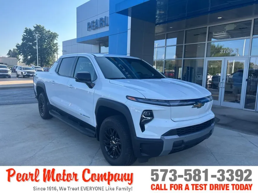 2025 Chevrolet Silverado EV LT photo 1