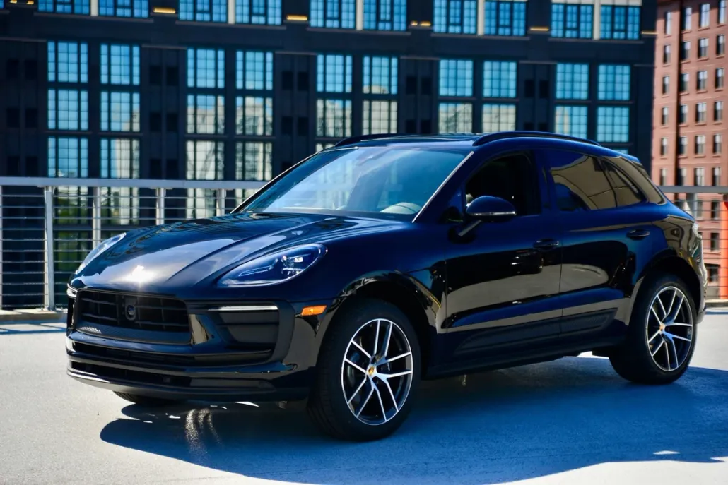 2026 Porsche Macan T photo 1