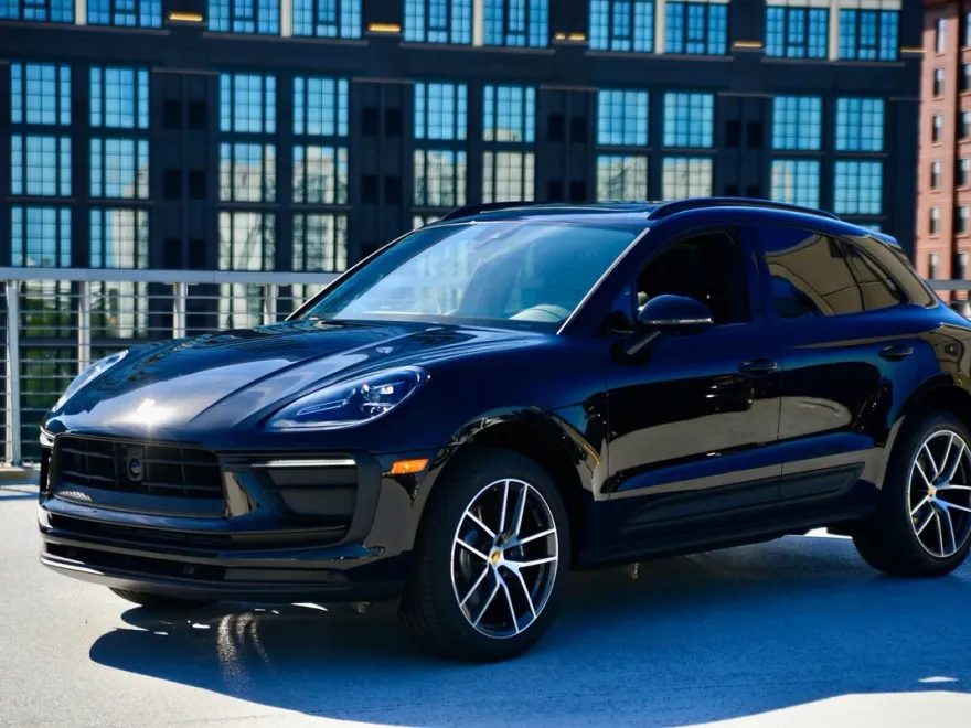 2026 Porsche Macan T photo 1