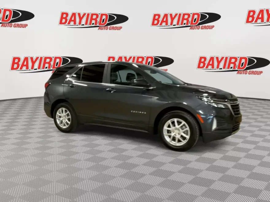 2022 Chevrolet Equinox LT photo 1