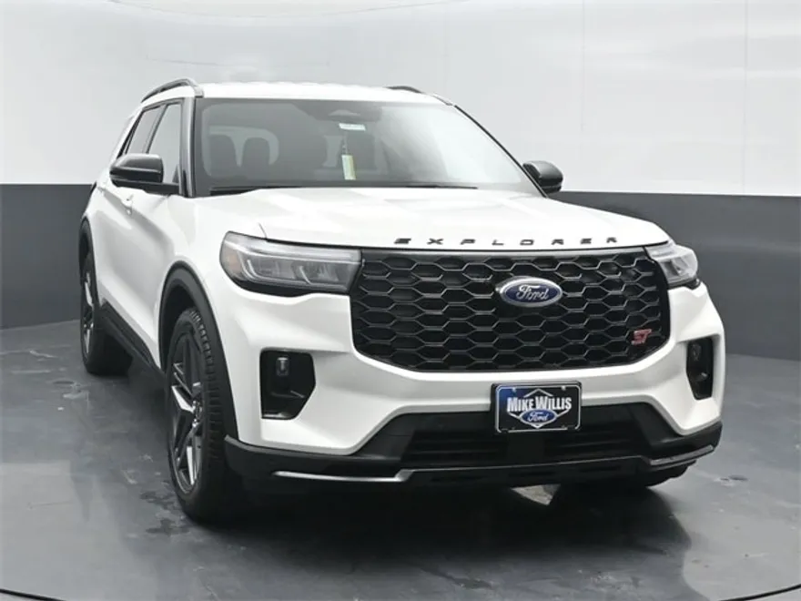 2025 Ford Explorer ST photo 1