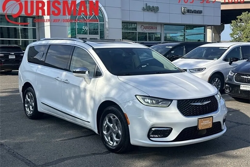 2021 Chrysler Pacifica Limited photo 1