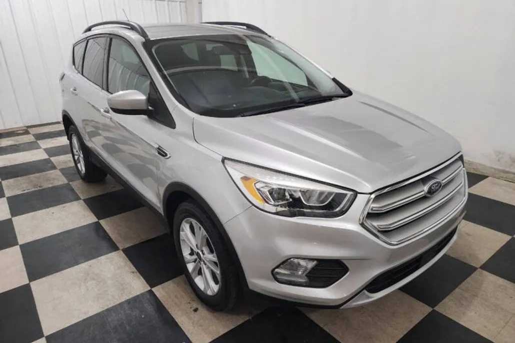 2019 Ford Escape SEL photo 1