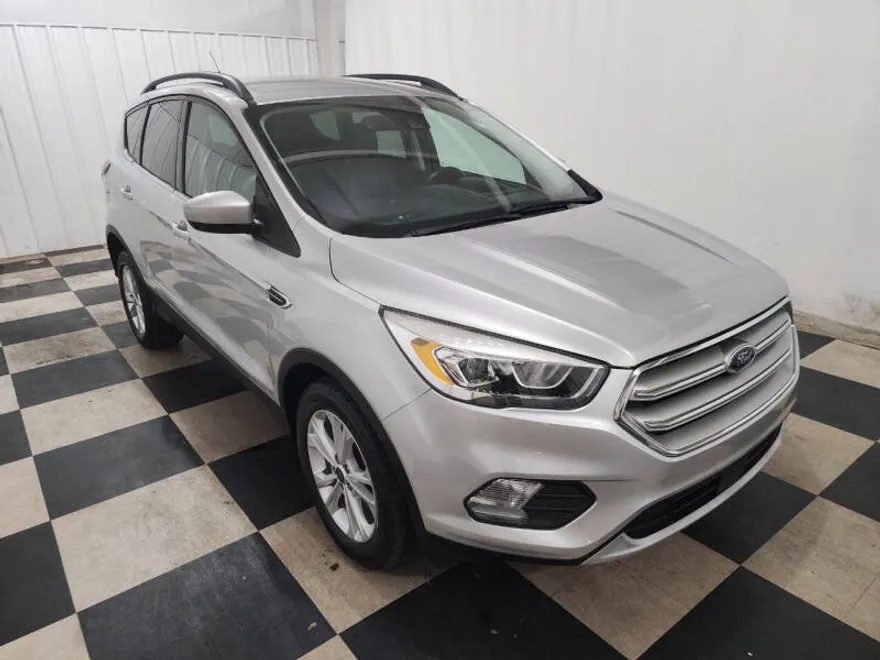 2019 Ford Escape SEL photo 1