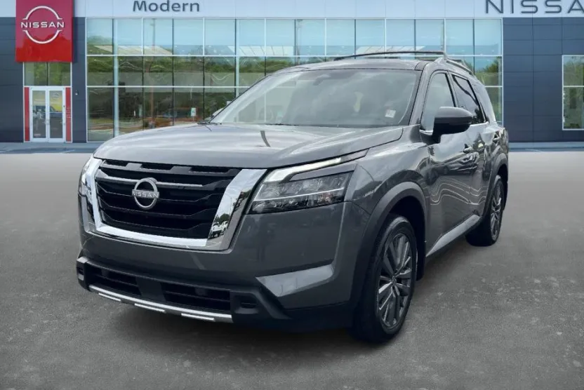2024 Nissan Pathfinder SL photo 1