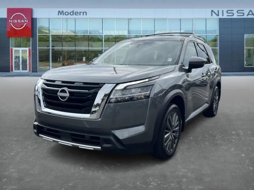2024 Nissan Pathfinder SL photo 1