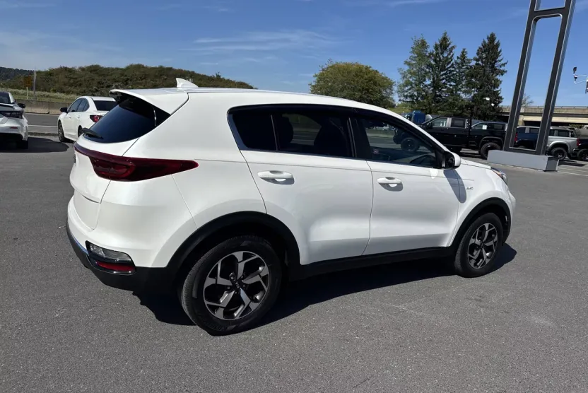 2022 Kia Sportage LX photo 1
