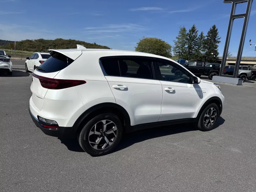 2022 Kia Sportage LX photo 1