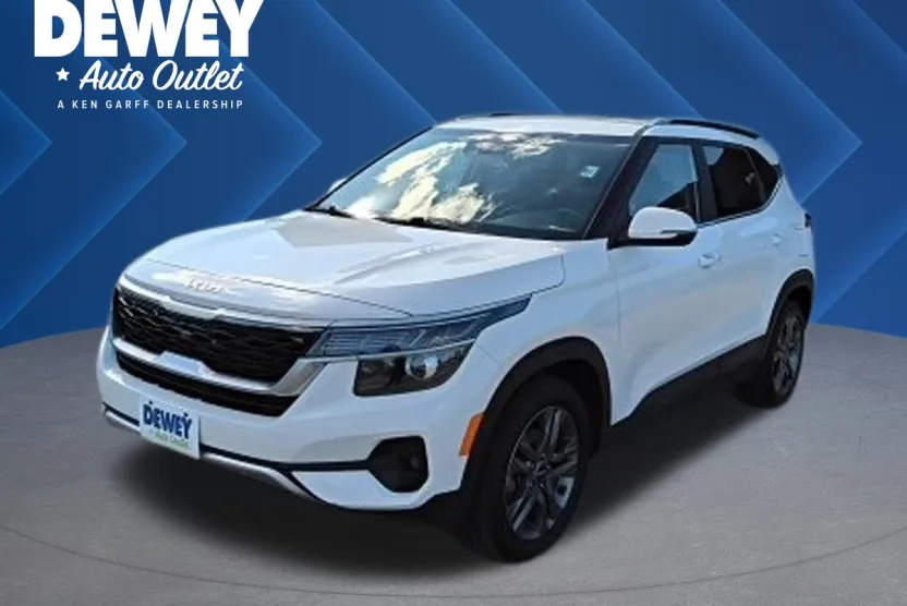 2023 Kia Seltos S photo 1