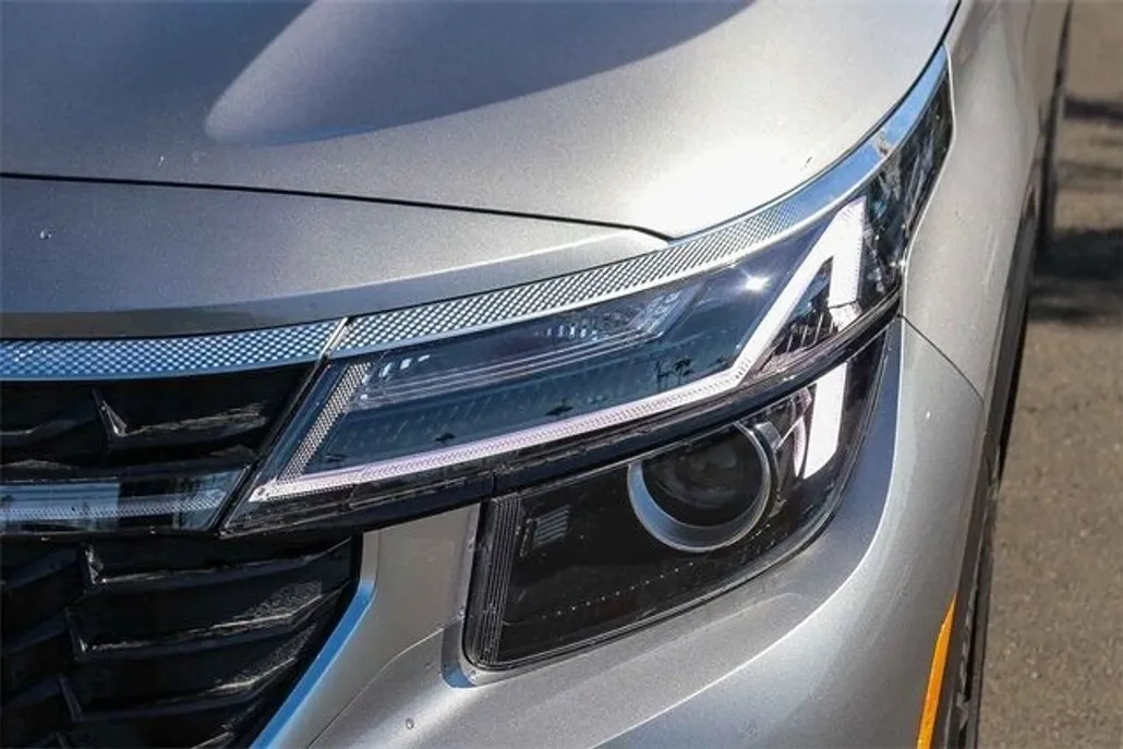 2026 Kia Seltos S photo 1