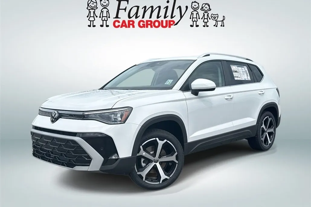 2025 Volkswagen Taos SEL photo 1