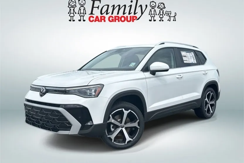 2025 Volkswagen Taos SEL photo 1