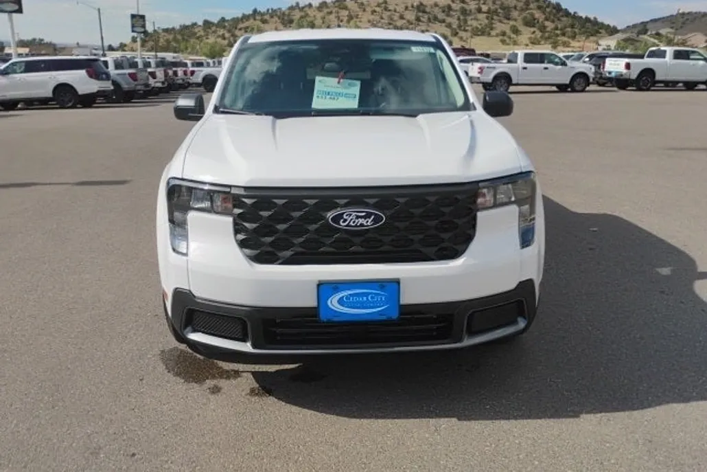 2025 Ford Maverick XLT photo 1