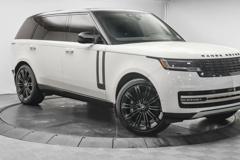 2025 Land Rover Range Rover SE photo 1