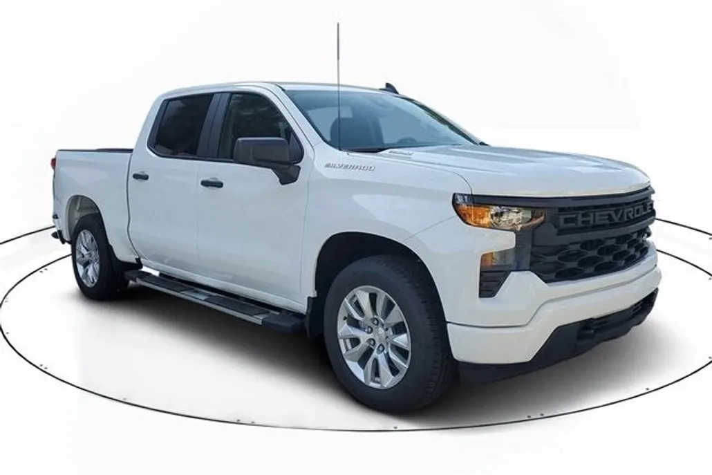 2025 Chevrolet Silverado 1500 Custom photo 1